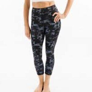 ZYIA Light ‘n Tight Black Camo Crop Leggings